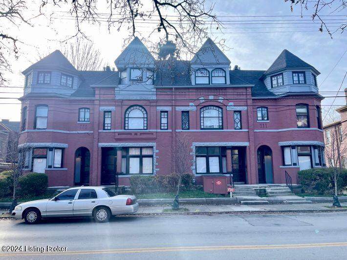 114 Oak St - Photo 1