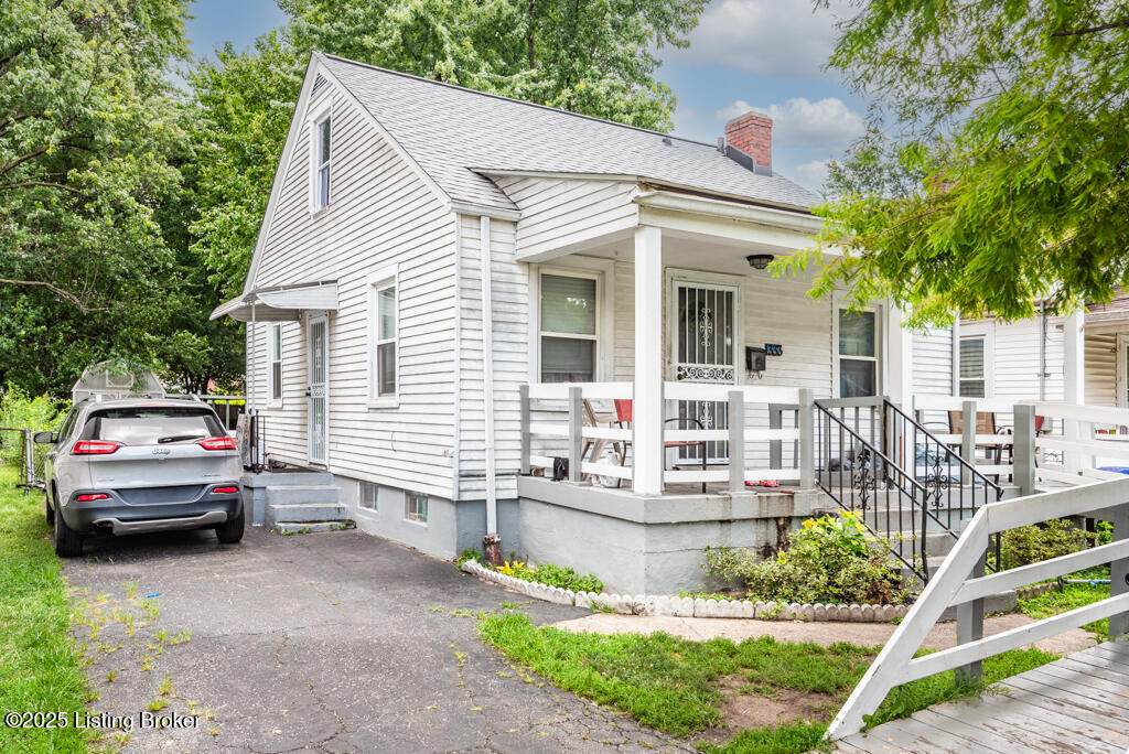 1333 Weller Ave - Photo 1