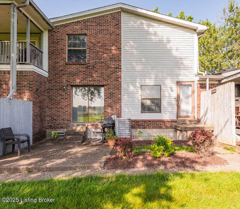 3003 Treeview Ct - Photo 1