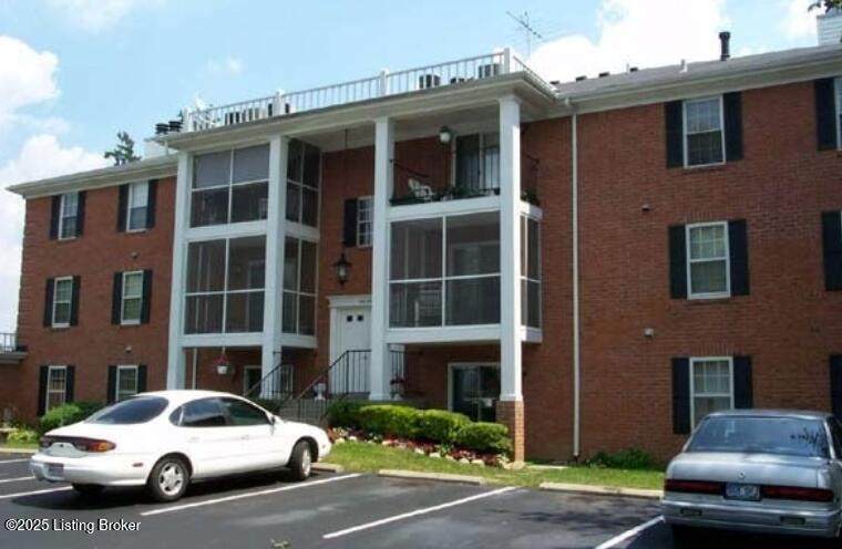 205 Donard Park Ave - Photo 1