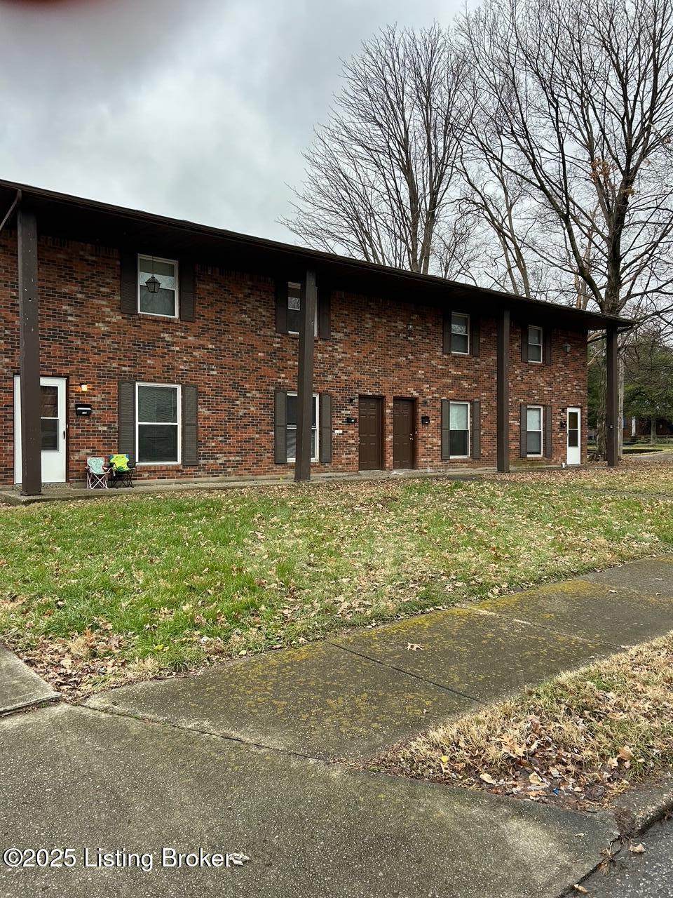 112 East Ashland Ave - Photo 1