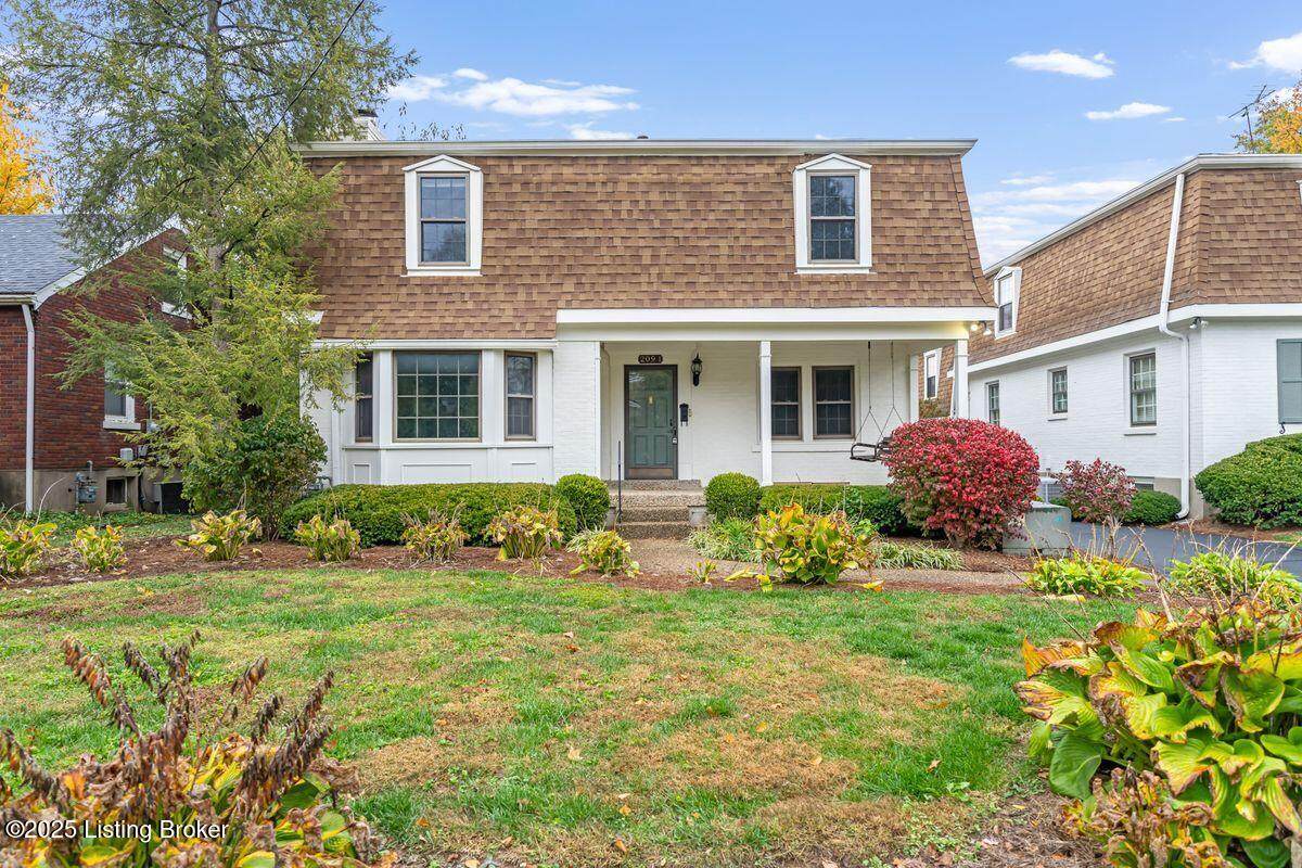 209 Fairfax Ave - Photo 1