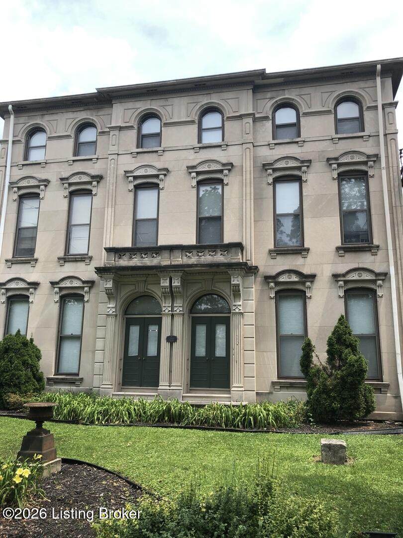 1009 3rd St - Photo 1