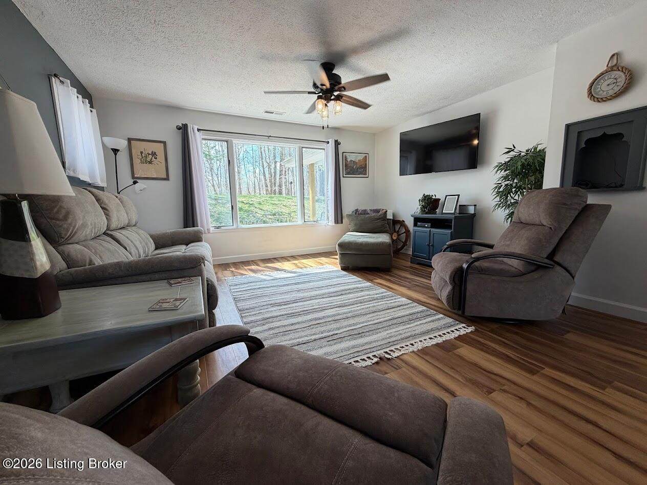 https://bt-photos.global.ssl.fastly.net/louisville/1280_boomver_1_1713186-2.jpg