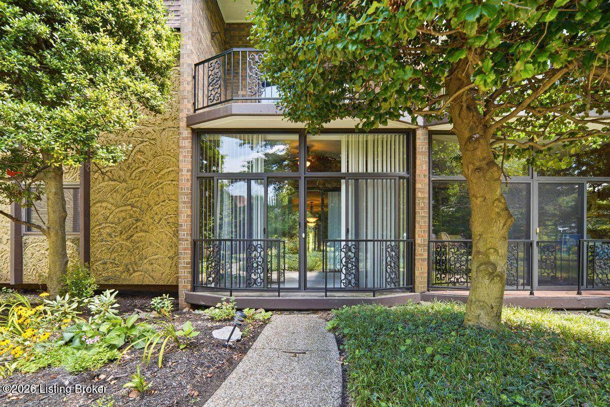 1602 Gardiner Ln - Photo 1