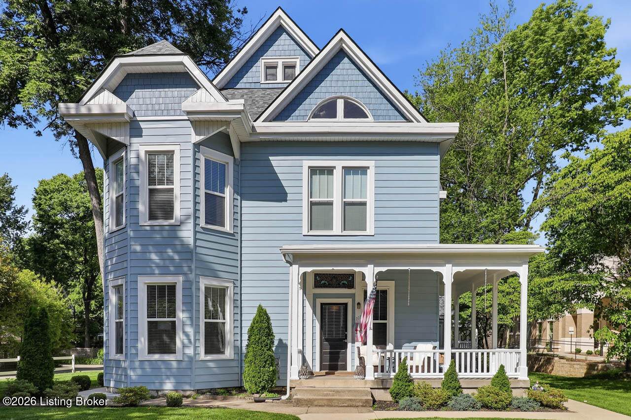 104 Birchwood Ave - Photo 1