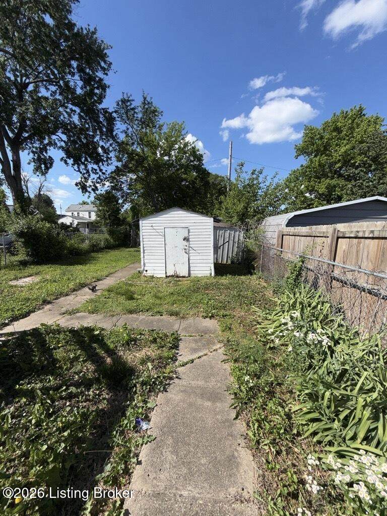 https://bt-photos.global.ssl.fastly.net/louisville/orig_boomver_1_1717689-2.jpg