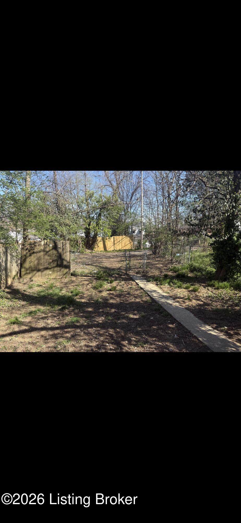 https://bt-photos.global.ssl.fastly.net/louisville/orig_boomver_1_1718421-2.jpg