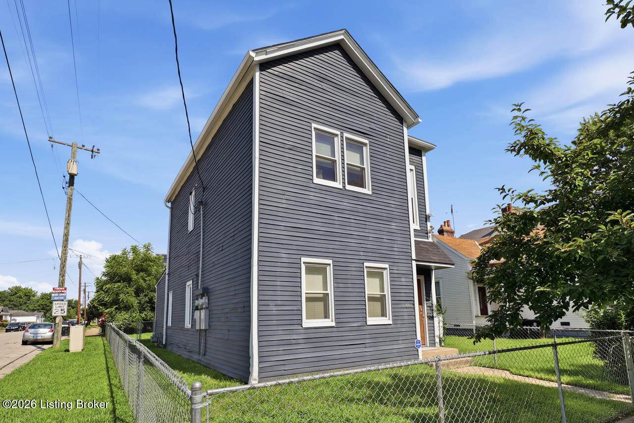 444 28th St - Photo 1