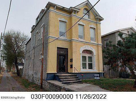 947 Brook St - Photo 1
