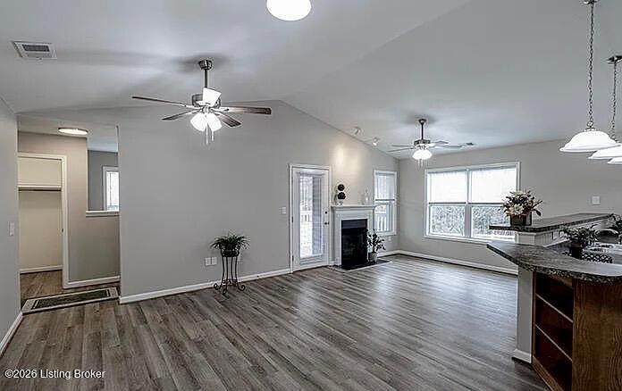 https://bt-photos.global.ssl.fastly.net/louisville/orig_boomver_1_1724719-2.jpg