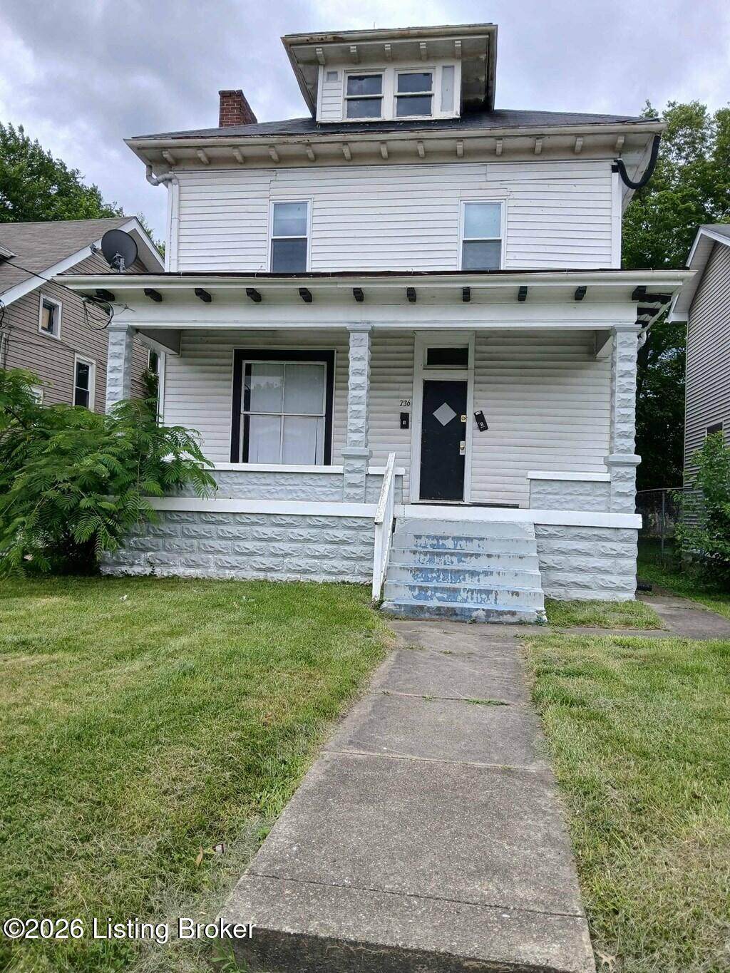 736 Dearborn Ave - Photo 1