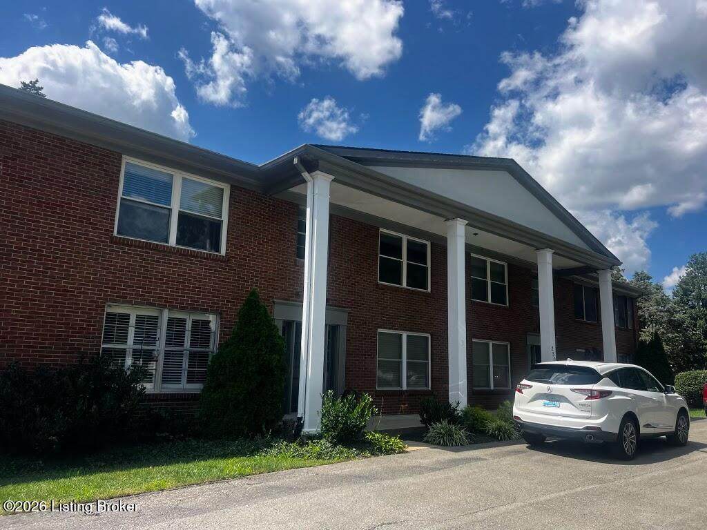 250 Chenoweth Ln - Photo 1