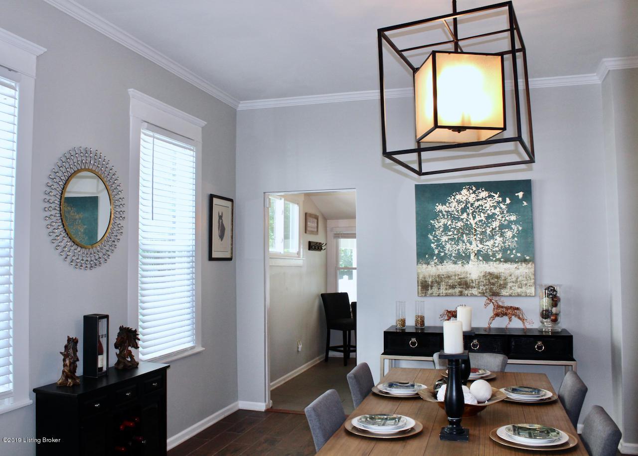 712 Baroness Ave - Photo 1