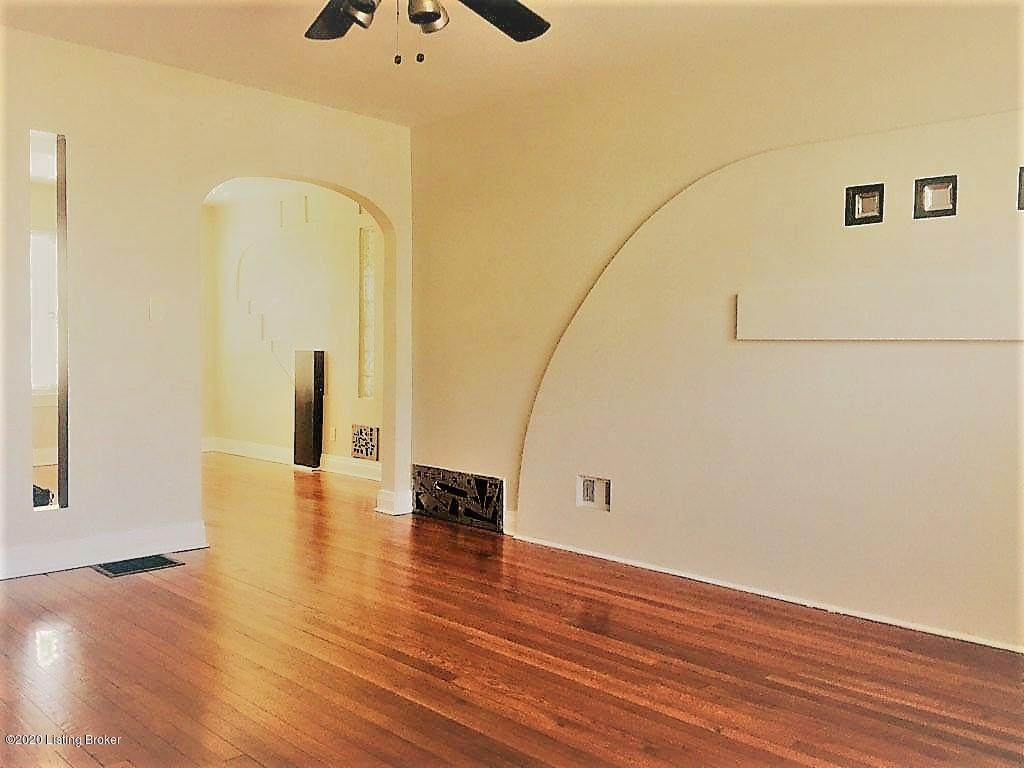 1129 Willow Ave - Photo 1