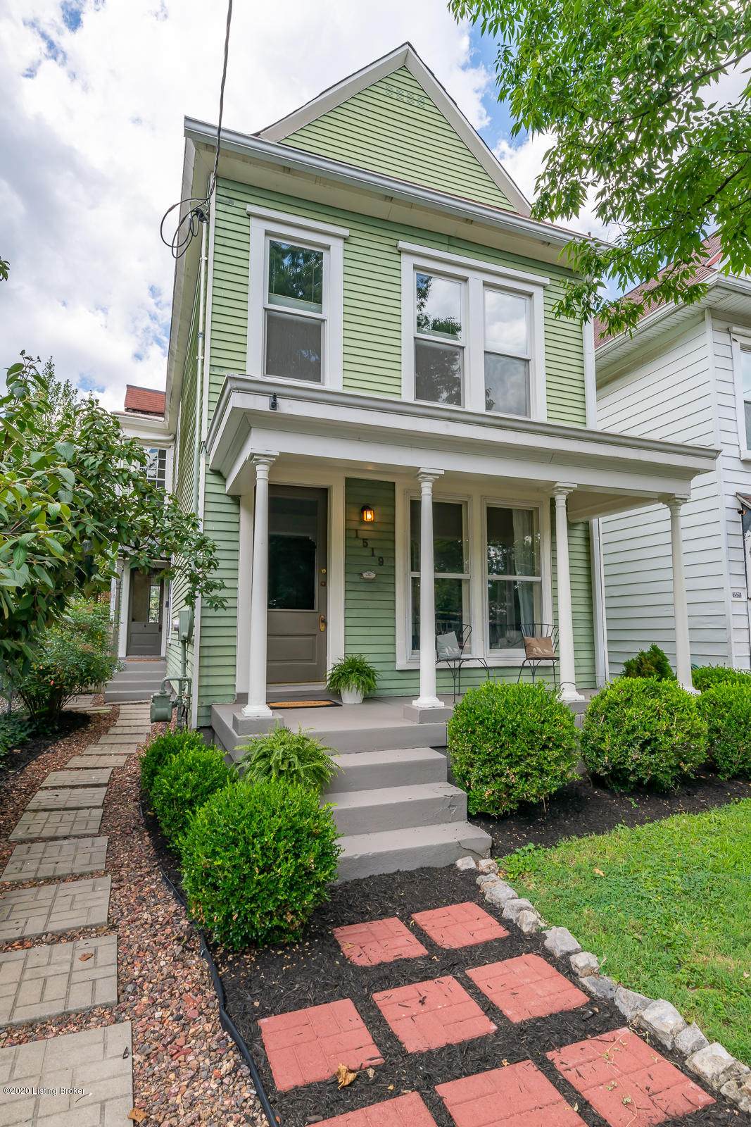 1519 Morton Ave - Photo 1