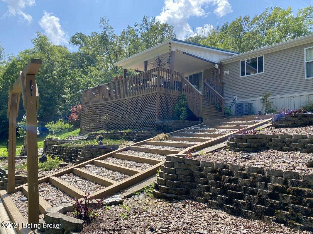 550 Sleepy Hollow Cir - Photo 1