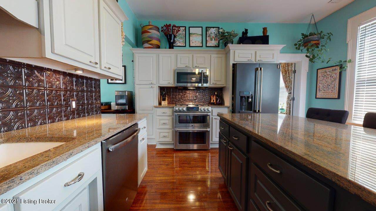 1213 6th St - Photo 1