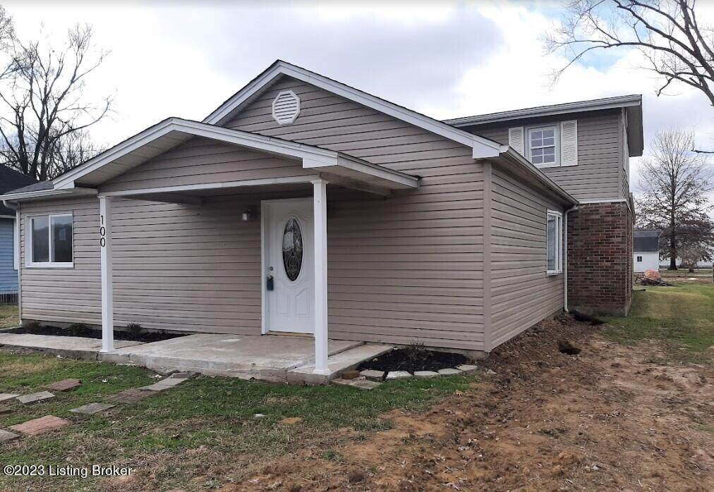 100 Maple St - Photo 1