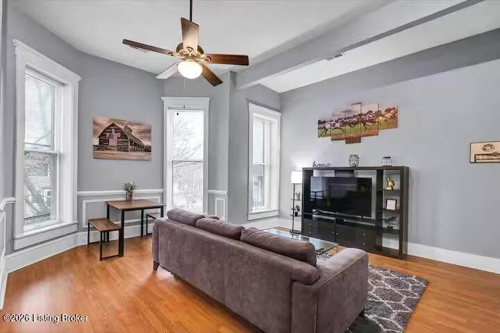 https://bt-photos.global.ssl.fastly.net/louisville/orig_boomver_2_1711030-2.jpg