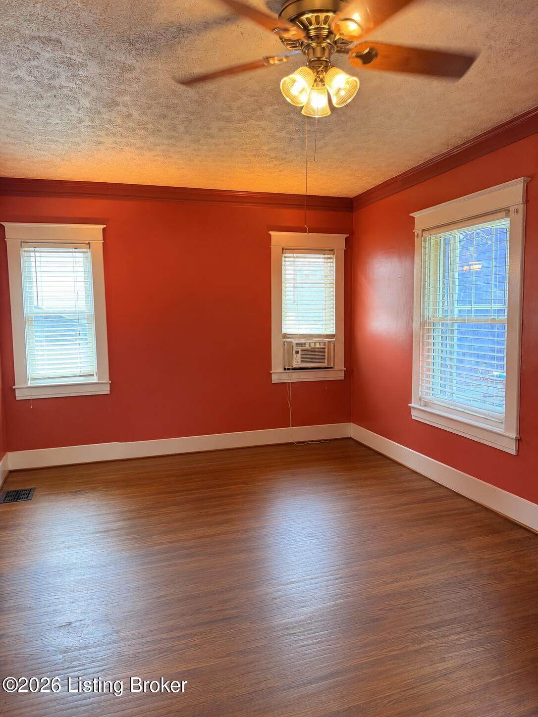 https://bt-photos.global.ssl.fastly.net/louisville/orig_boomver_2_1719070-2.jpg