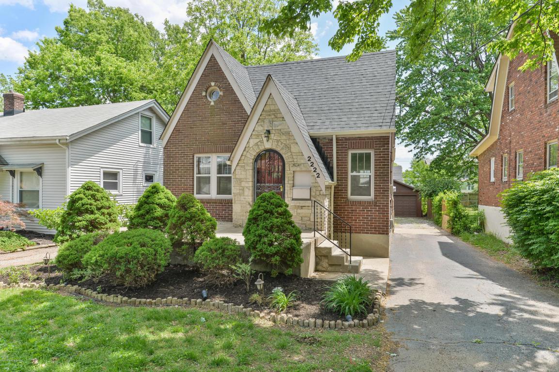 2222 Hawthorne Ave - Photo 1