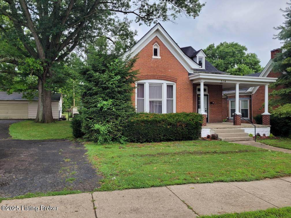 514 5TH St - Photo 1