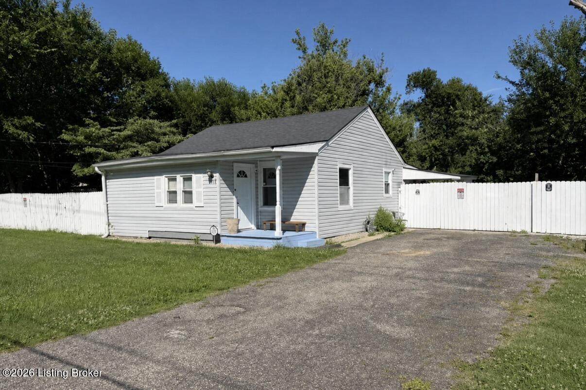 6518 Elmwood St - Photo 1