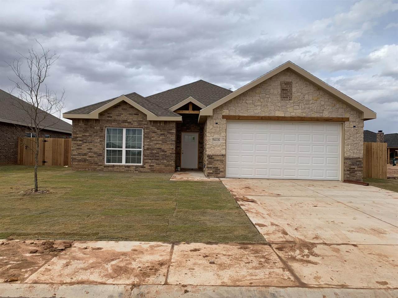 5618 118th Street - Photo 1