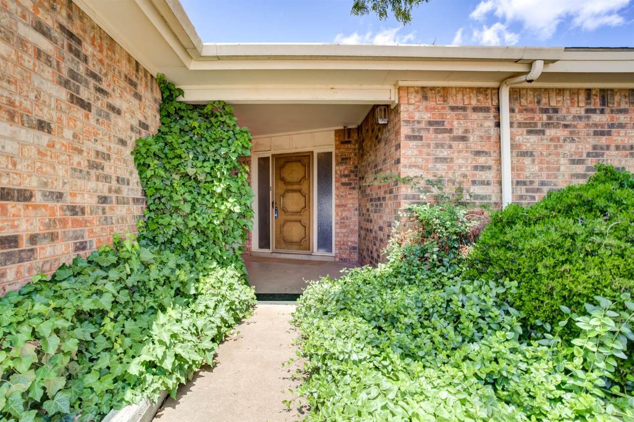 1050 Panhandle Street - Photo 1
