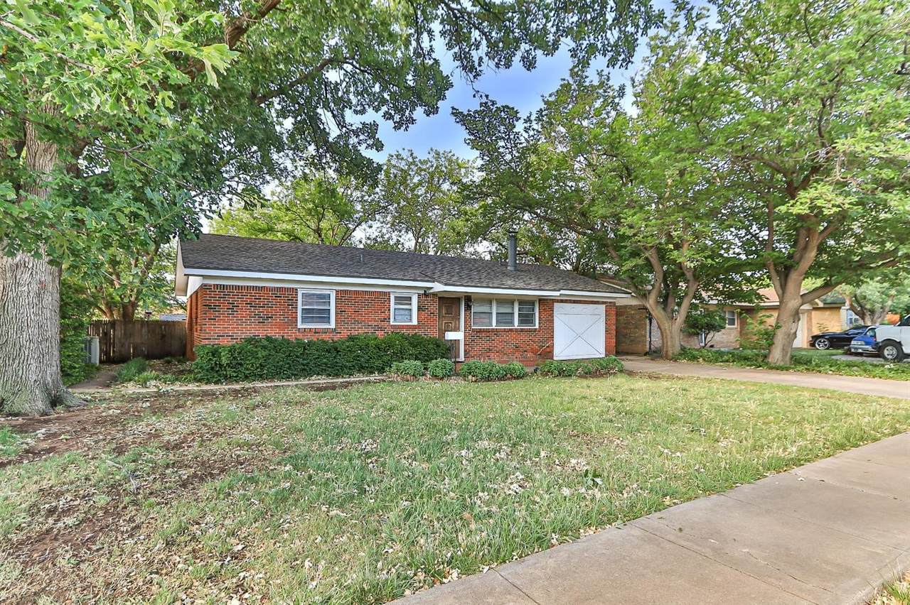 3007 58th Street - Photo 1