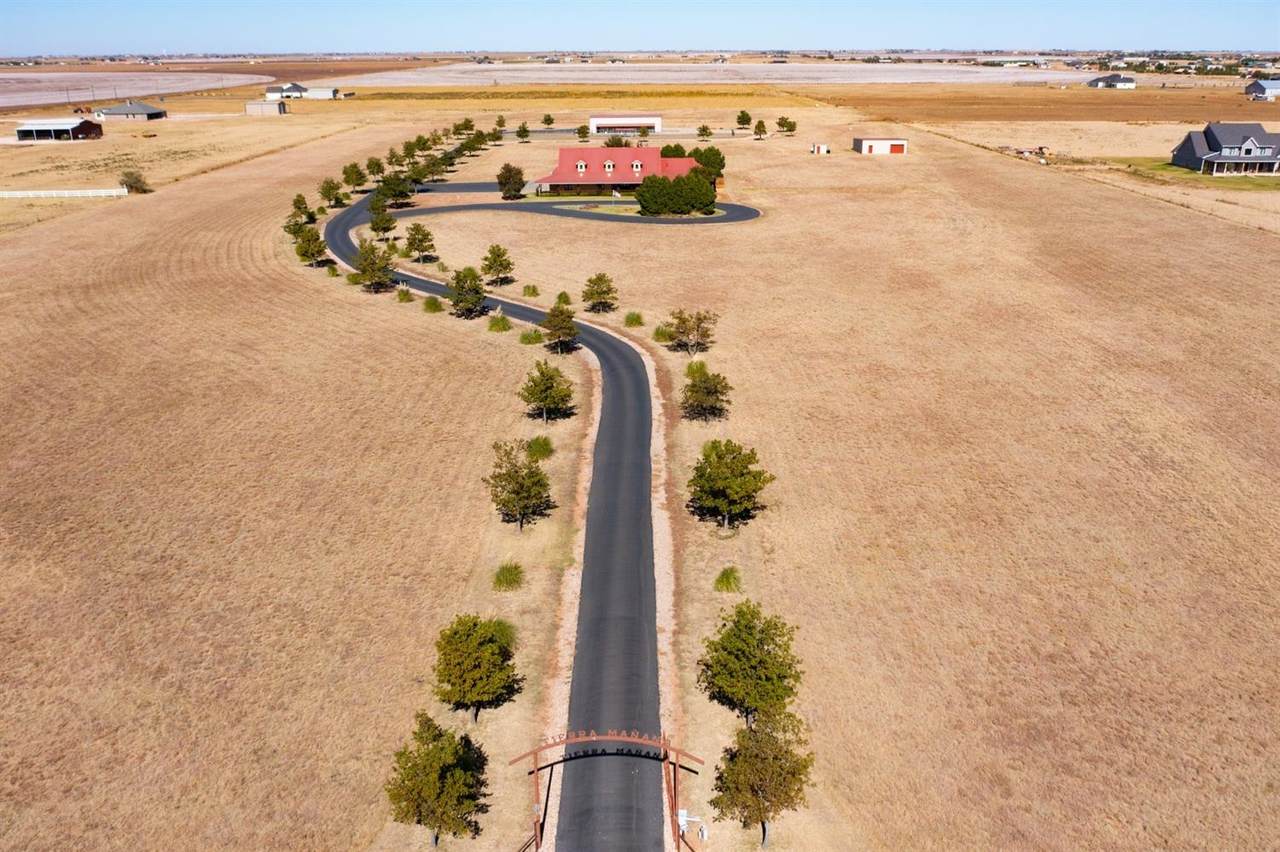 8215 County Road 6100 - Photo 1