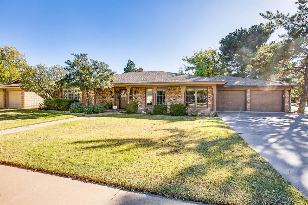 3717 70th Street - Photo 1
