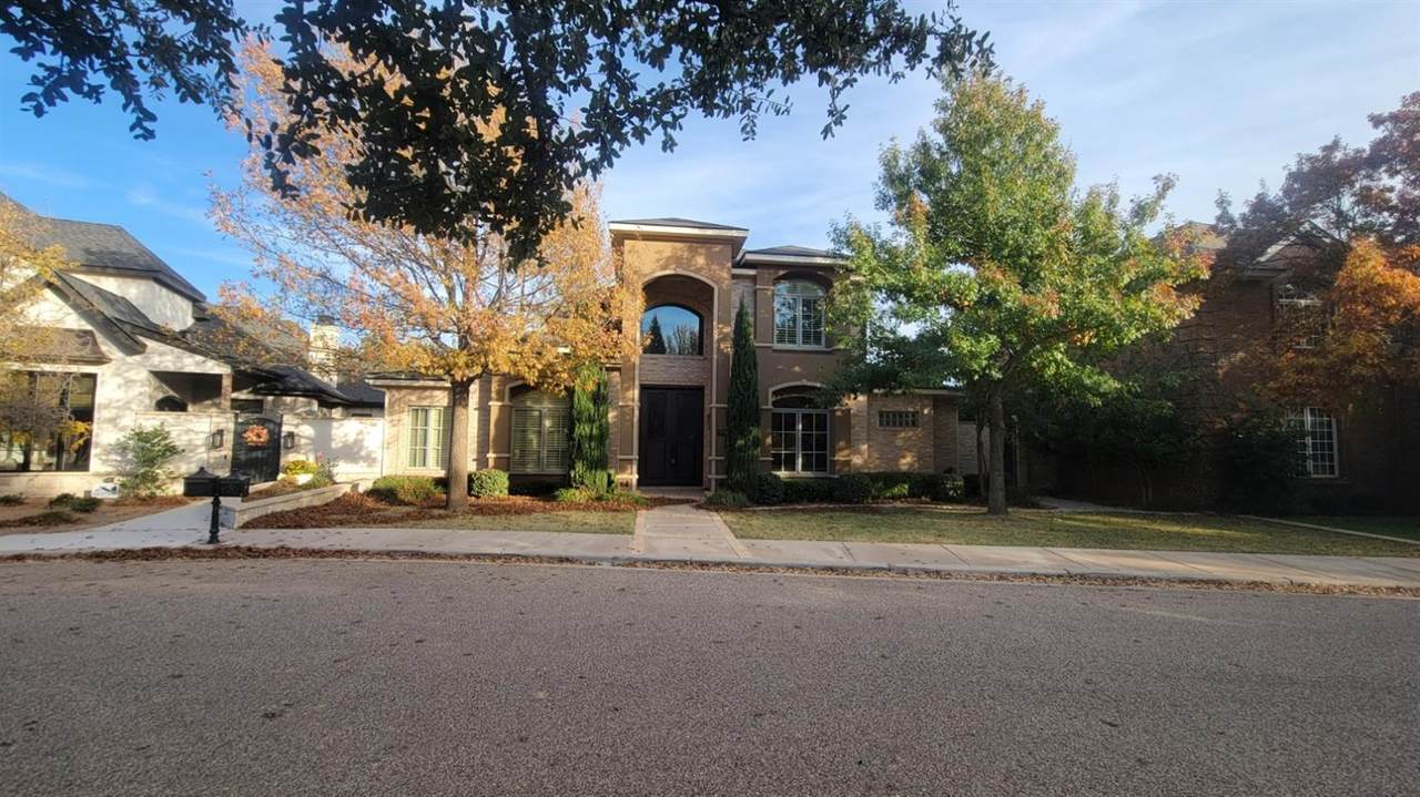 2303 York Avenue - Photo 1