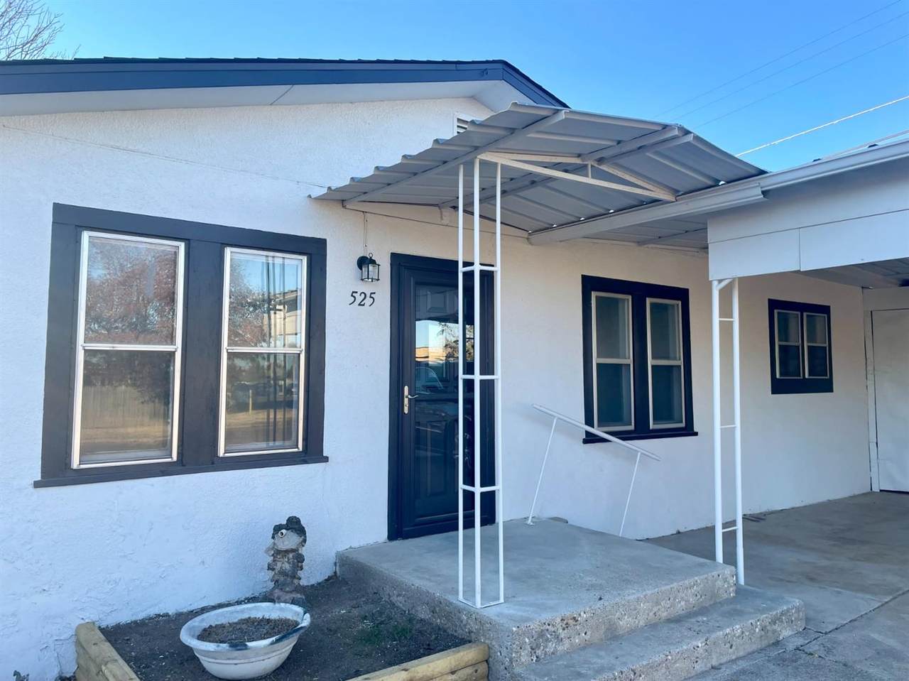 525 Scurry Street - Photo 1
