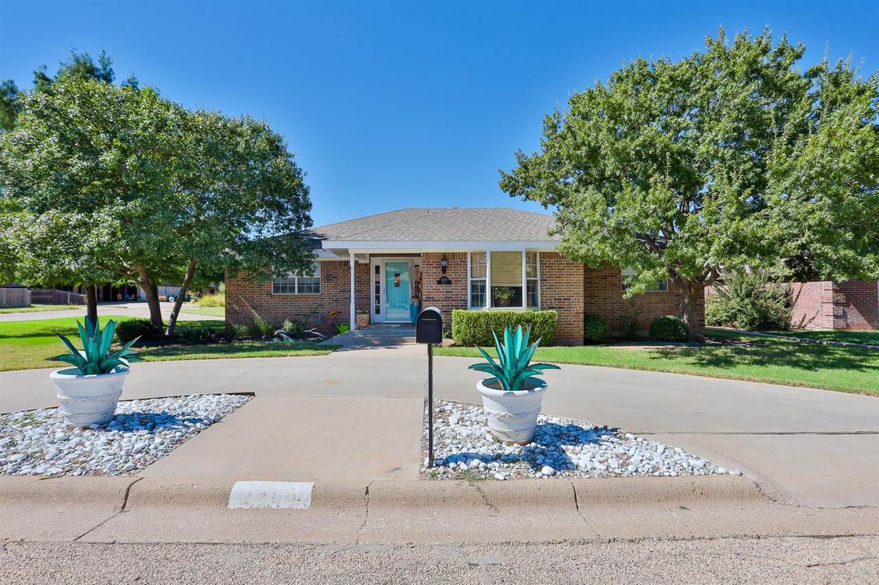 3309 Irving Avenue - Photo 1
