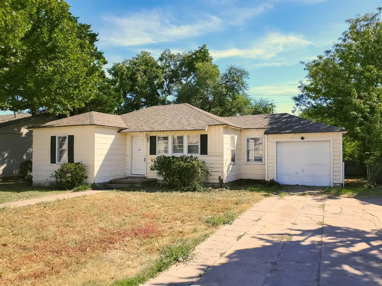 2815 32nd Street - Photo 1