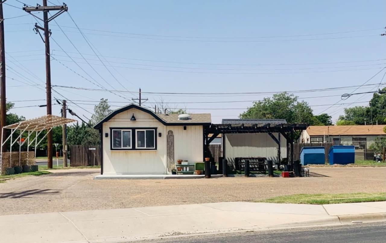 211 Clubview Drive - Photo 1