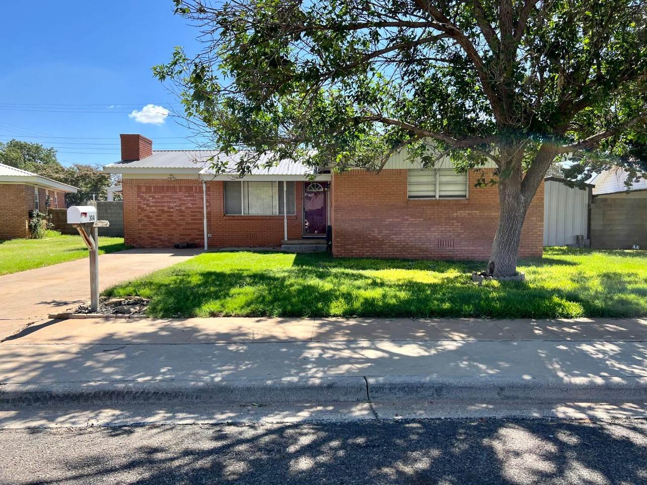 304 Hunt Drive - Photo 1