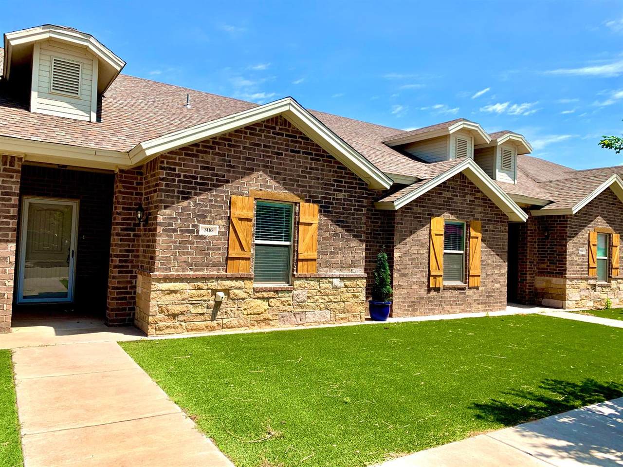 3116 112th Street - Photo 1