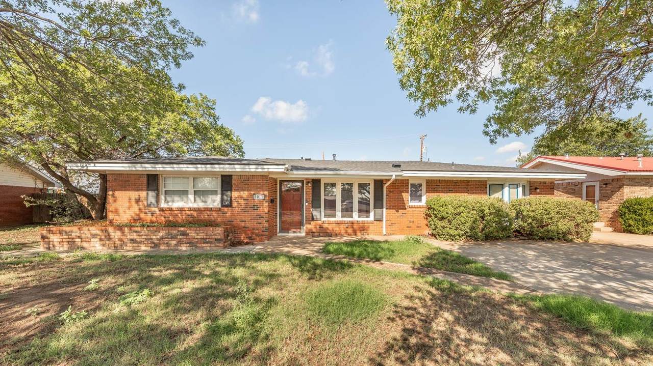 1011 Sunset Drive - Photo 1