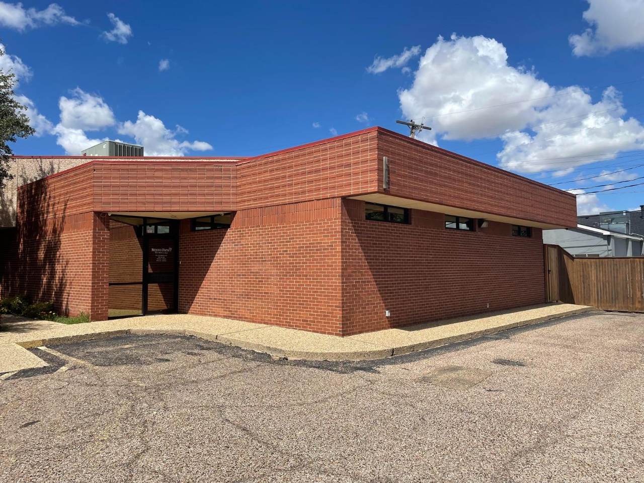4511 University Avenue - Photo 1