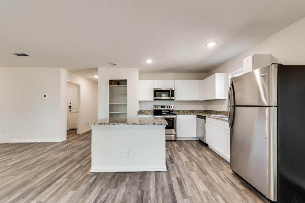 2807 9th Street - Photo 1