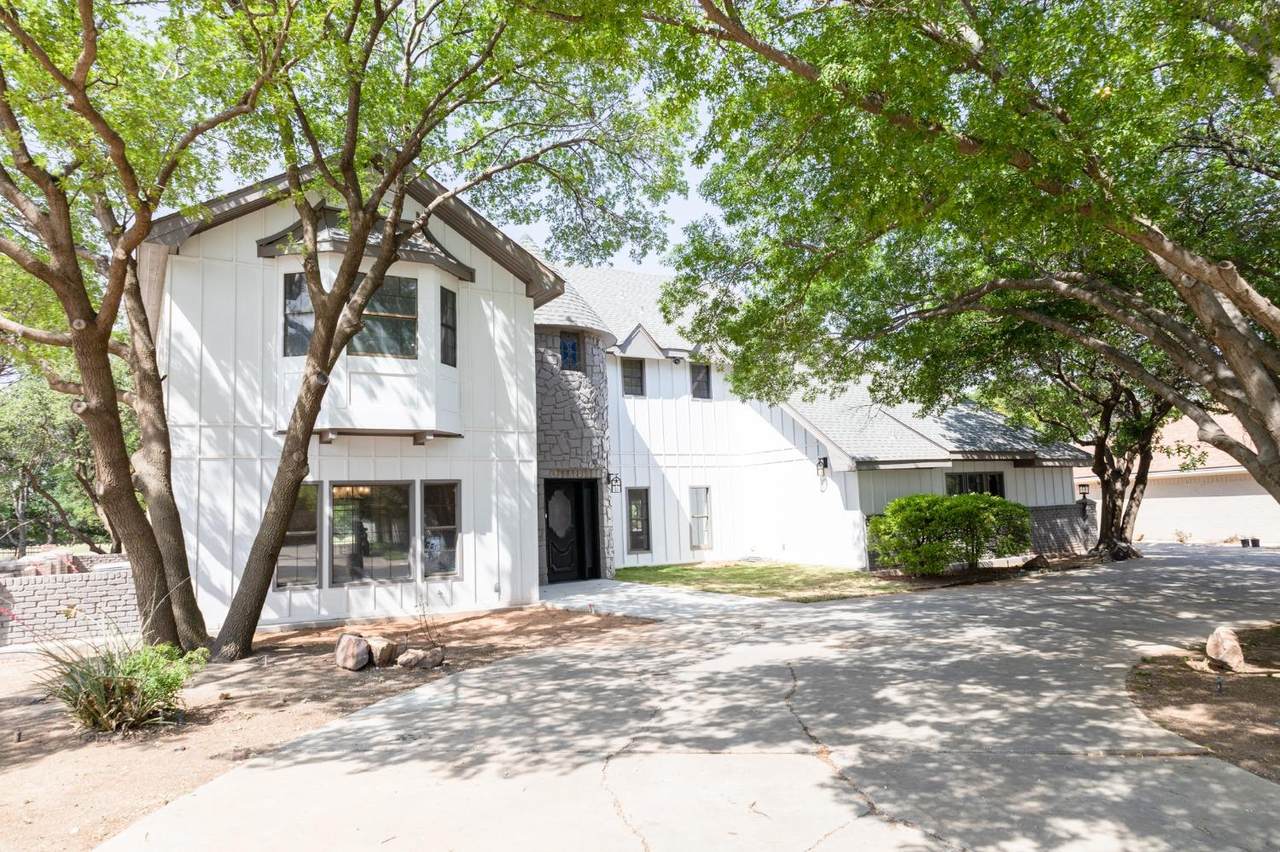 8432 Wayne Avenue - Photo 1