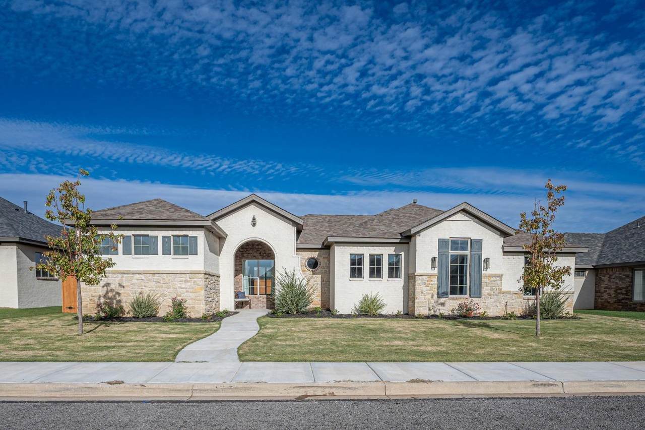 704 8th Street - Photo 1