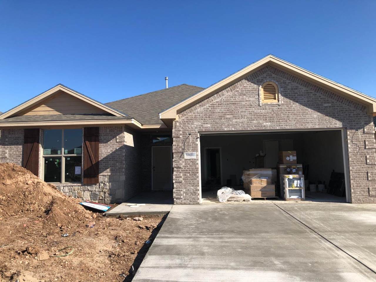 5807 Xenia - Photo 1