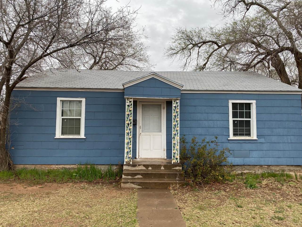 2416 31st Street - Photo 1