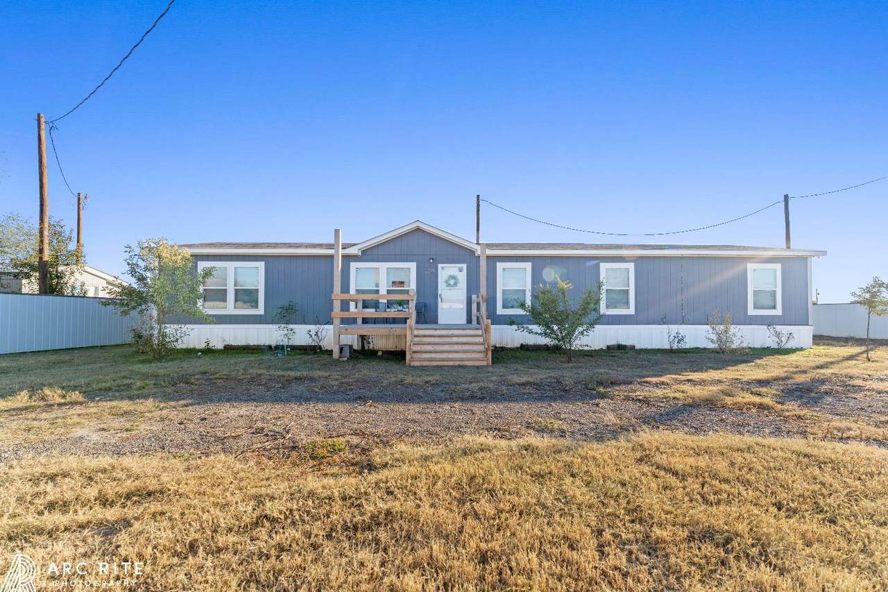 2823 Victoria Street - Photo 1