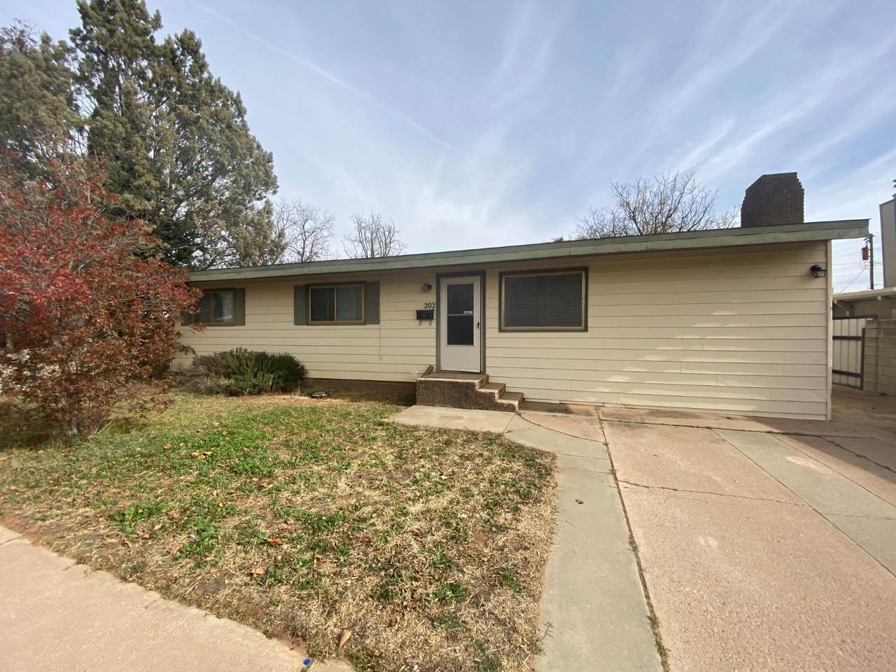 202 Jaycee Avenue - Photo 1