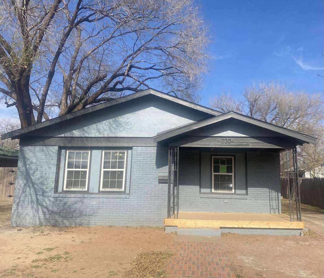 2204 25th Street - Photo 1